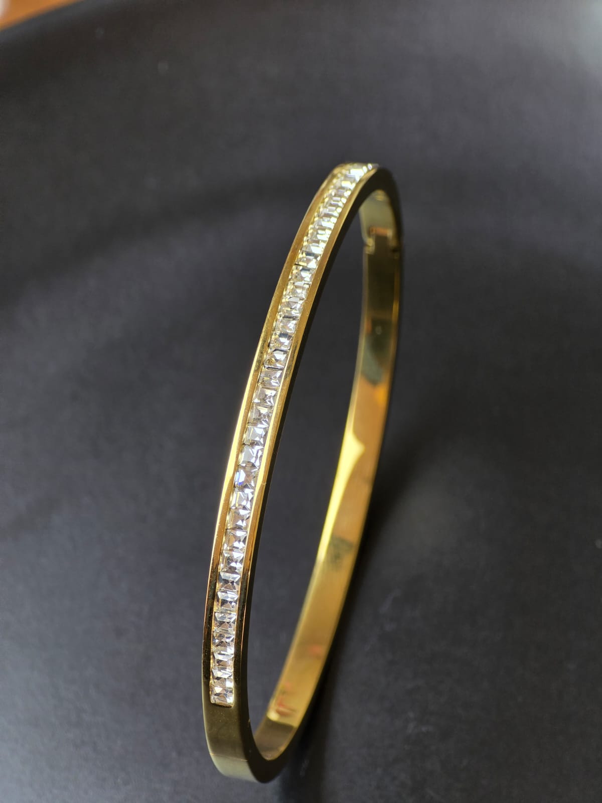 Zircon Slim Handcuff